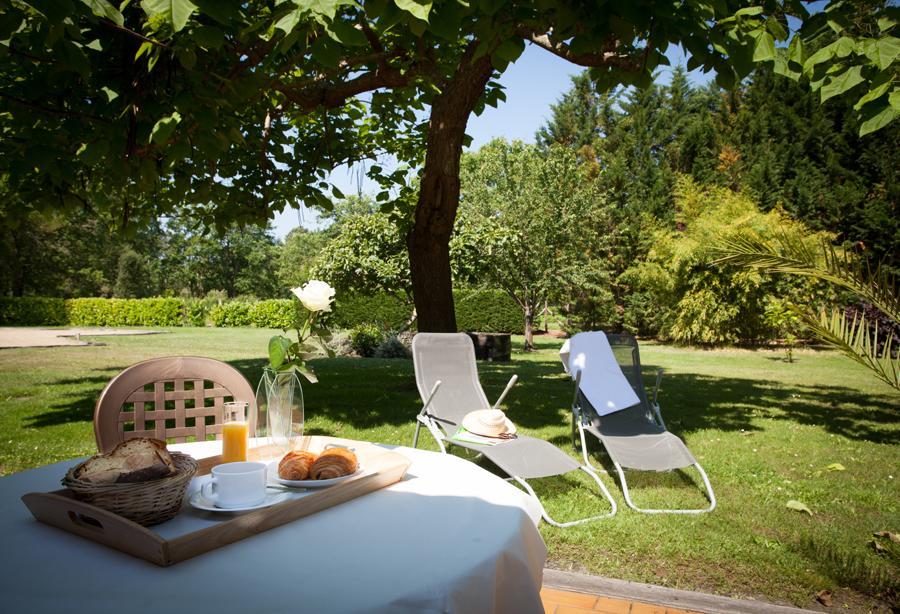 Hotel La Ferme D'En Chon 비스카로세 외부 사진
