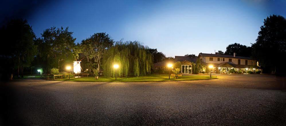 Hotel La Ferme D'En Chon 비스카로세 외부 사진