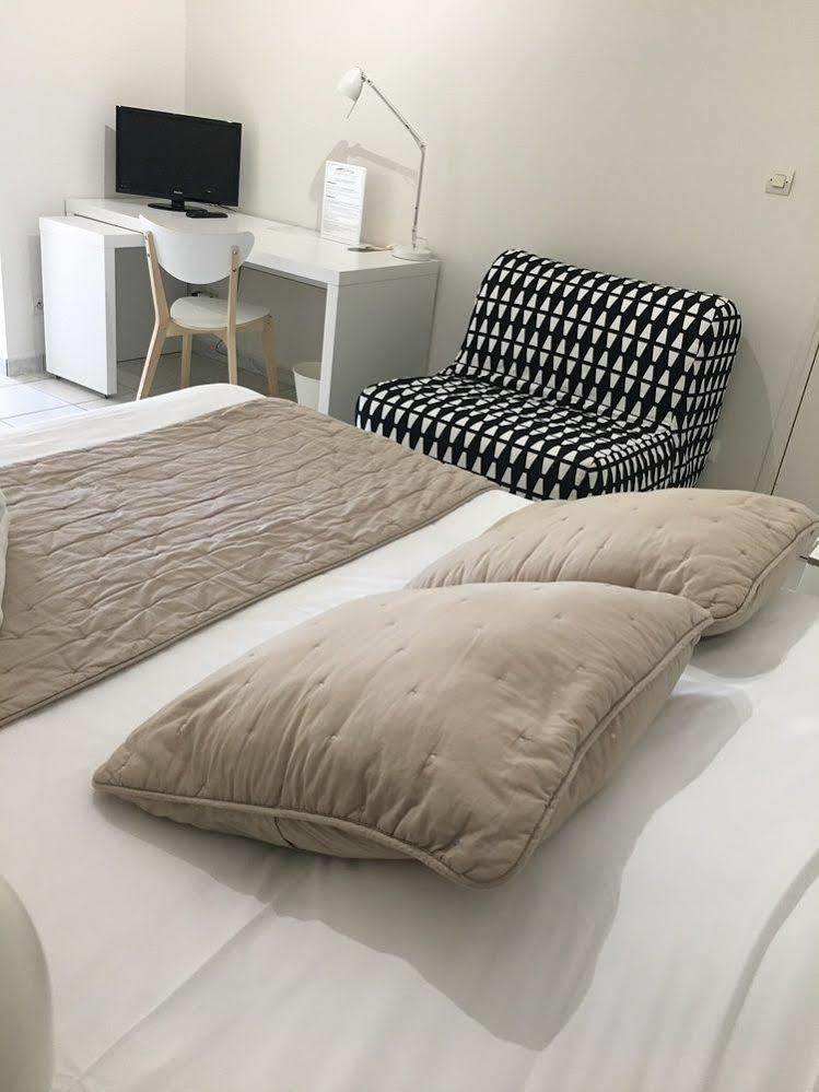 Hotel La Ferme D'En Chon 비스카로세 외부 사진